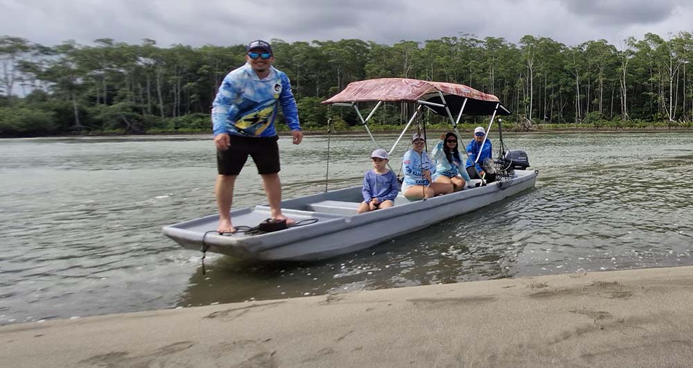 Local Fishing Experience for Snapper and Roosterfish in Jaco Costa Rica Local Fishing Experience for Snapper and Roosterfish in Jaco Costa Rica